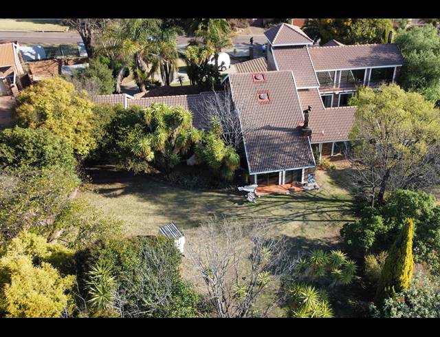 5 BEDROOM FREESTANDING FOR SALE IN REYNO RIDGE